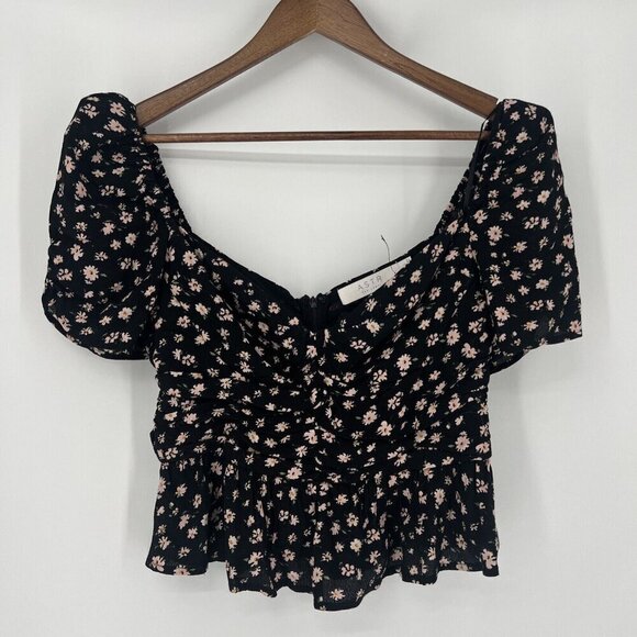 Astr Black Floral Crop Top - Picture 2 of 7